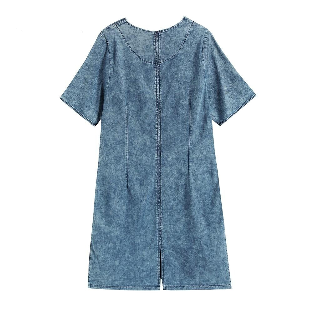 Women's plus size blue floral printed short sleeve knee-length denim sheath dress with V-neck — view 2