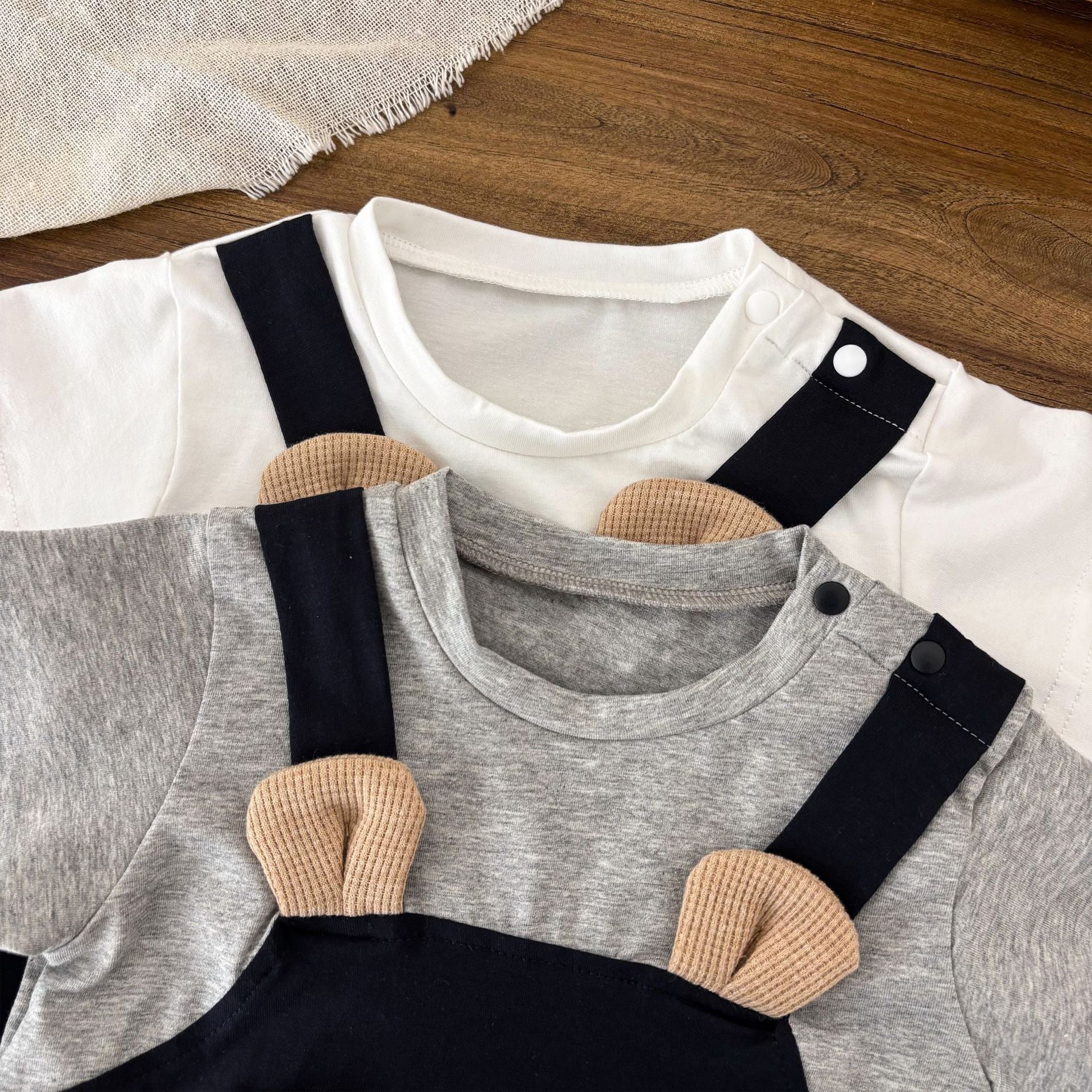 Teddy bear baby boy romper in white and grey patchwork cotton blend with short sleeves — view 3