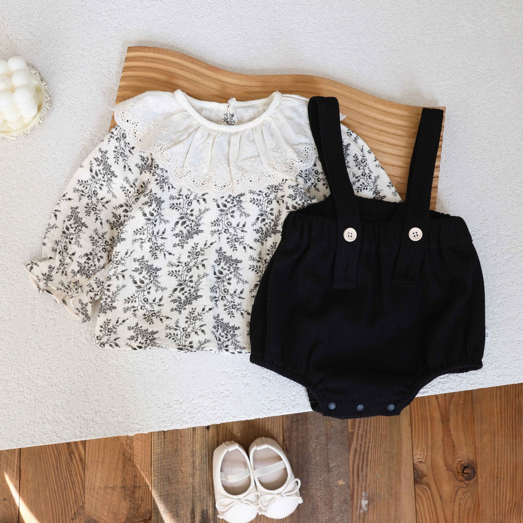 Baby girl floral overalls clothing set with long sleeve top and black sleeveless bottoms in cotton — view 2