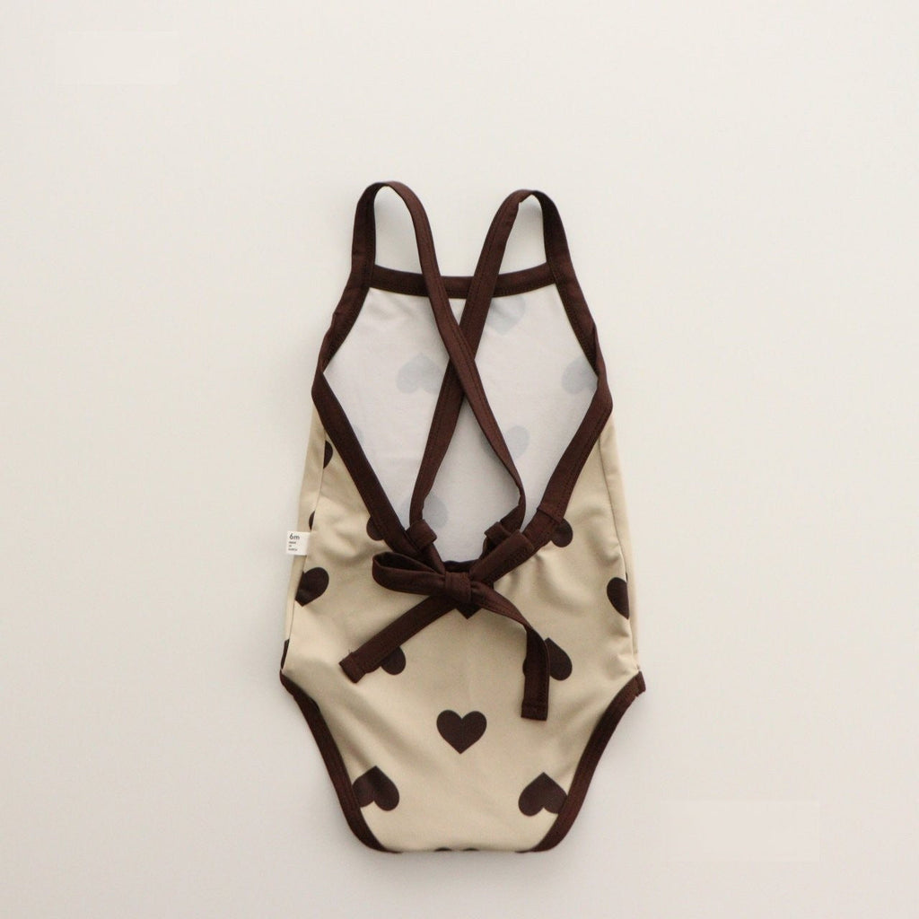 Girls two-piece heart pattern swimwear set with matching wide-brim protective sun hat — view 3