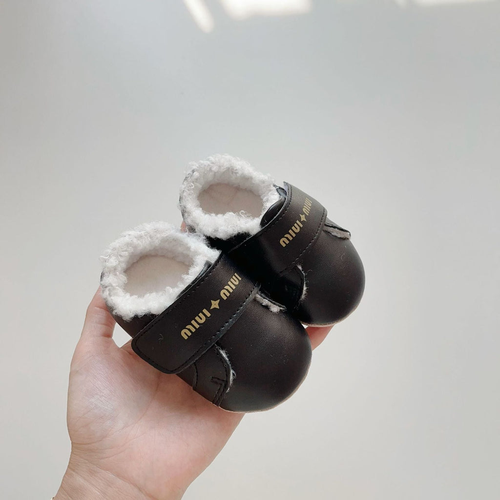 Fleece lined toddler walking shoes with playful letters print and soft sole for winter warmth — view 4