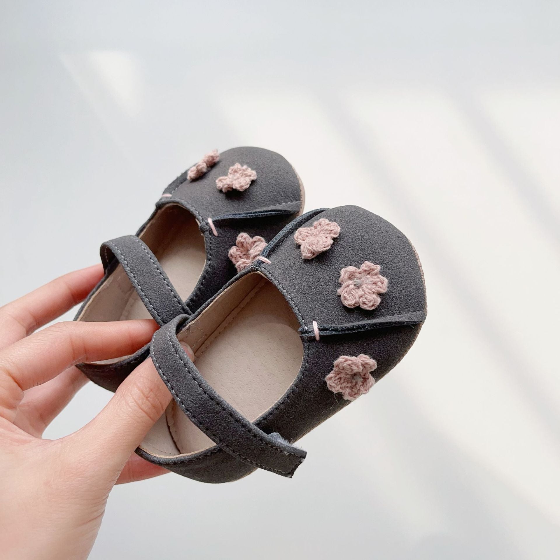Soft-sole baby girl shoes with a floral pattern featuring anti-slip grips for early walking toddlers — view 2