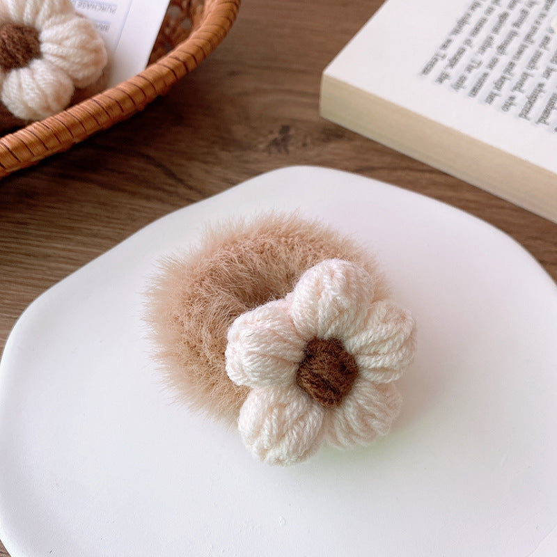 Knitted floral hair clip and plush hairband in beige woolen material for children and babies — view 4