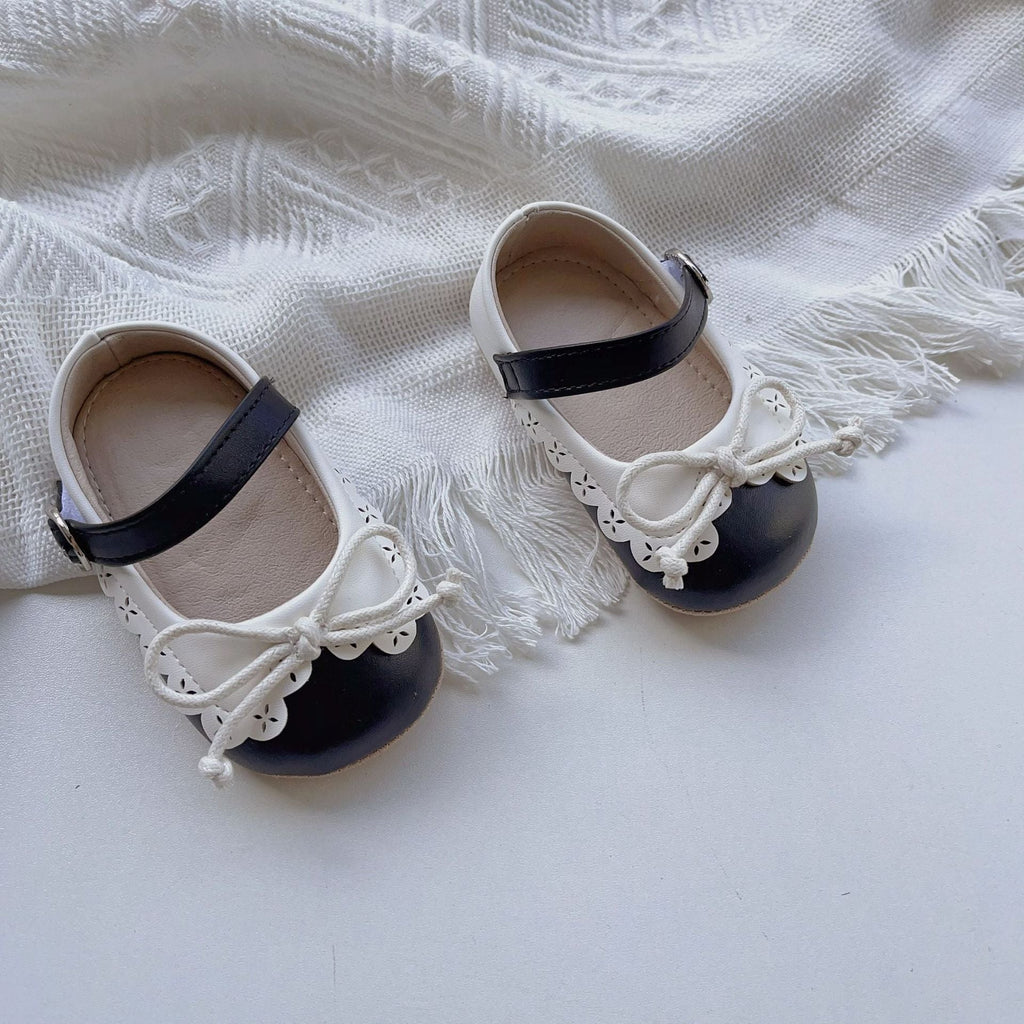 Toddler girl soft sole walking shoes in white with shoelace bow and anti-slip grip — view 5