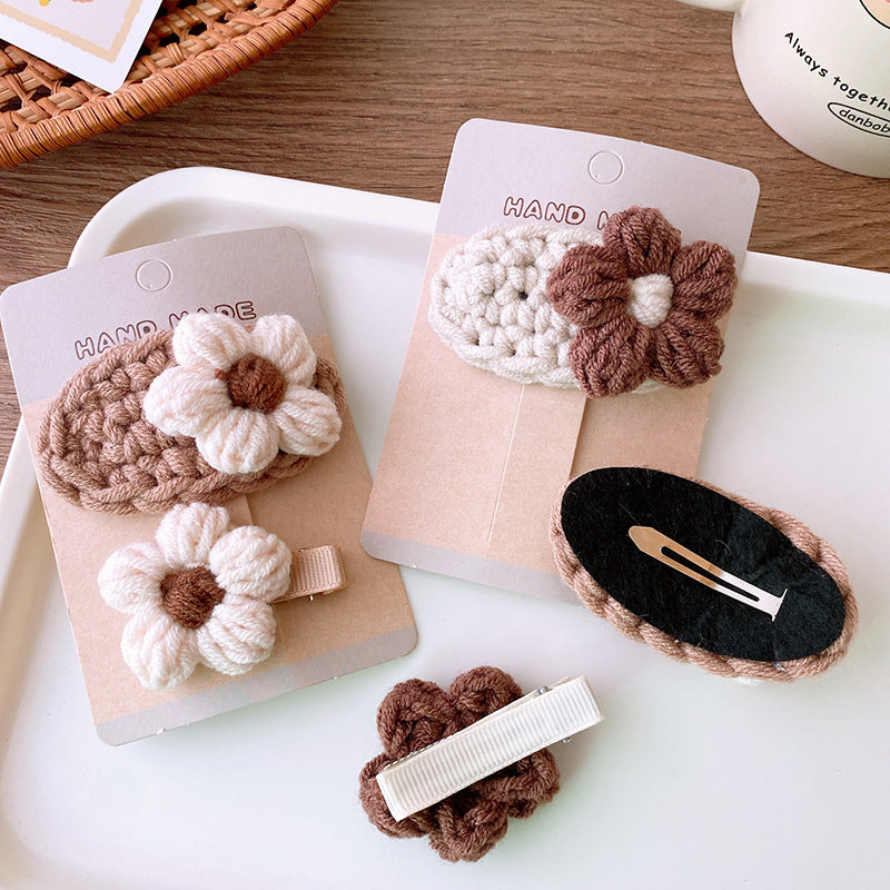 Knitted floral hair clip and plush hairband in beige woolen material for children and babies — view 5