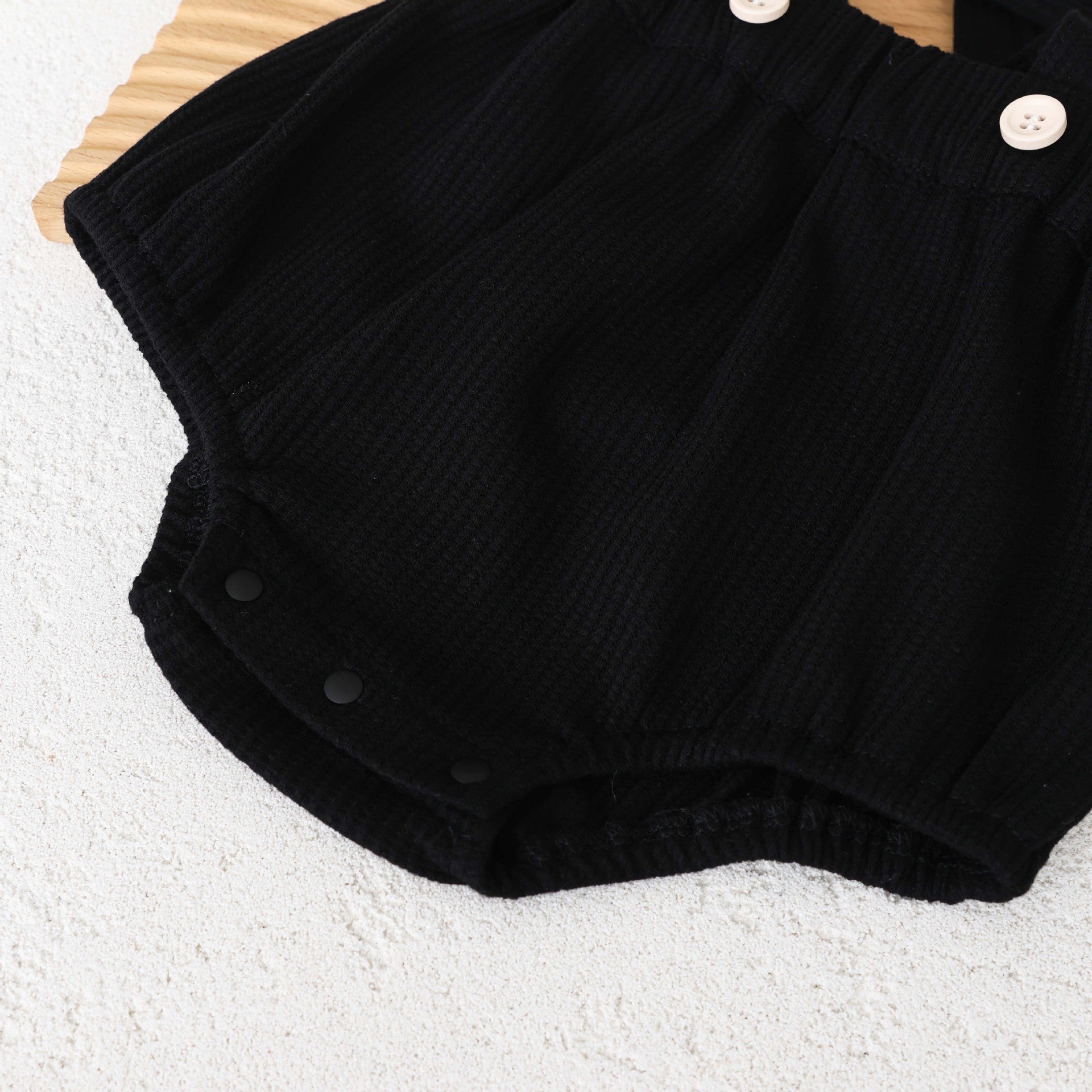 Baby girl floral overalls clothing set with long sleeve top and black sleeveless bottoms in cotton — view 4