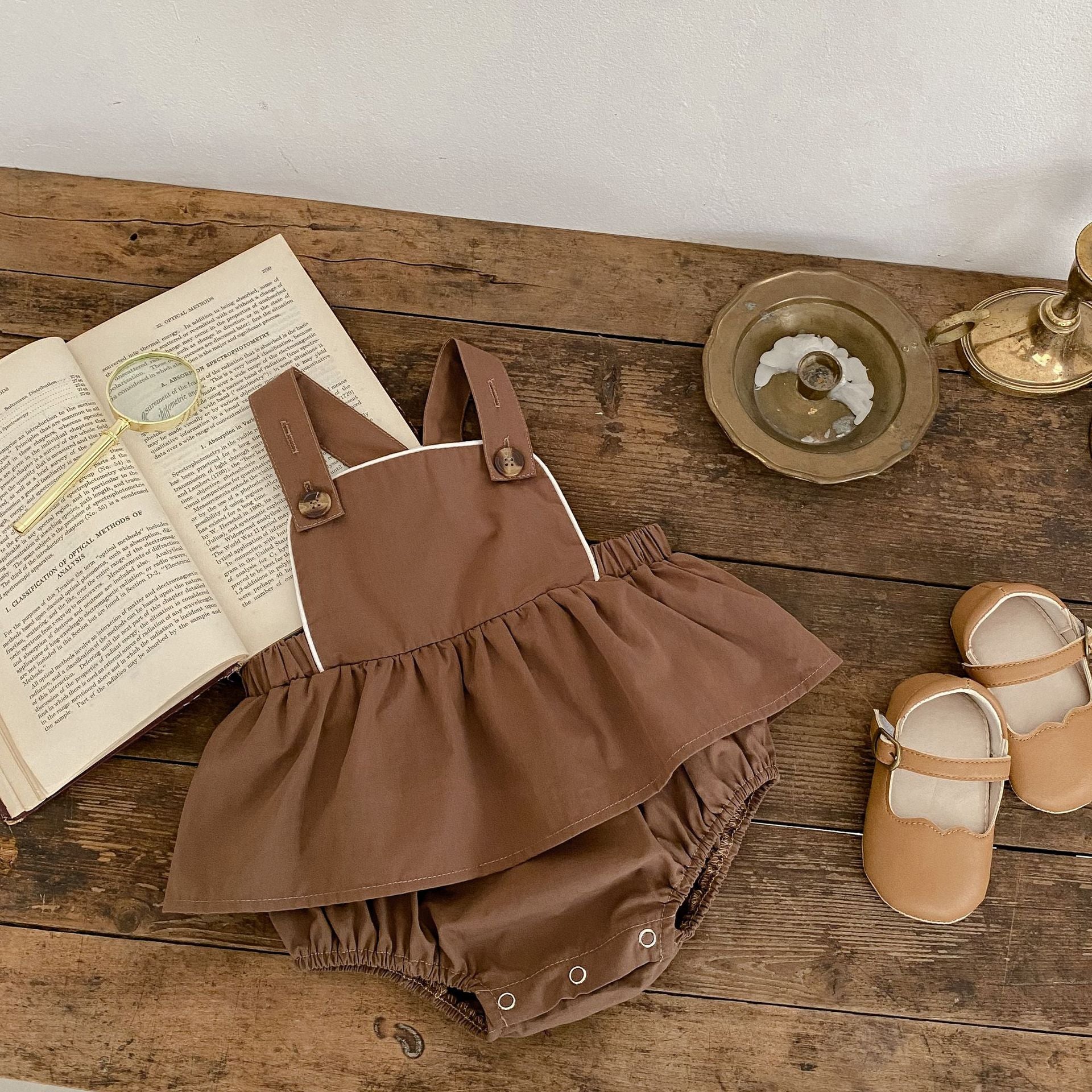 Baby girl solid color doll neck shirt strap cotton bodysuit in khaki and brown — view 5