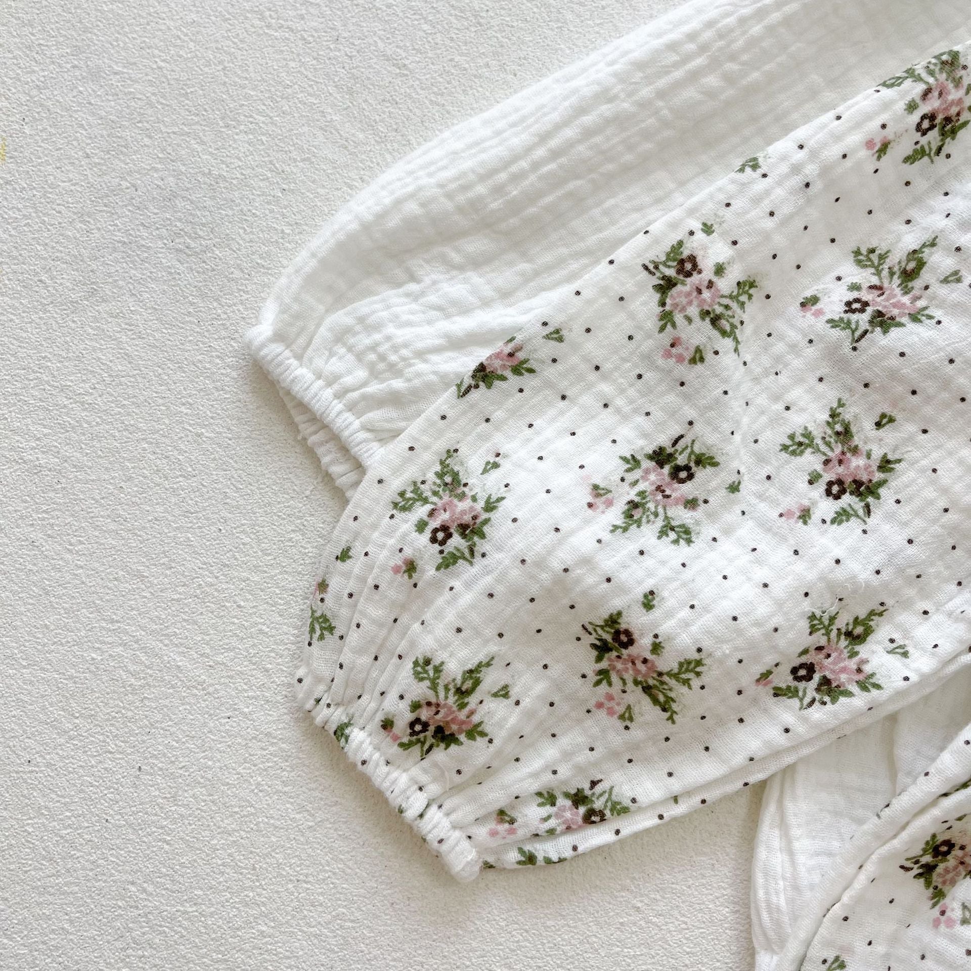 Baby girl floral print long sleeve cotton bodysuit with a vintage doll collar in pink — view 5