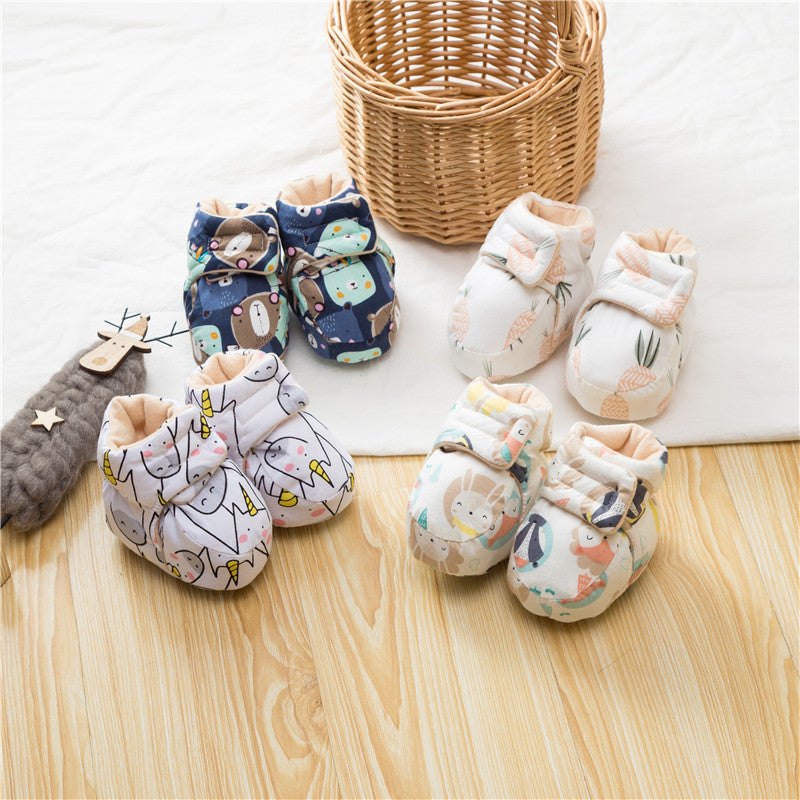 Animal print baby booties in white cotton with soft winter fleece lining — view 4
