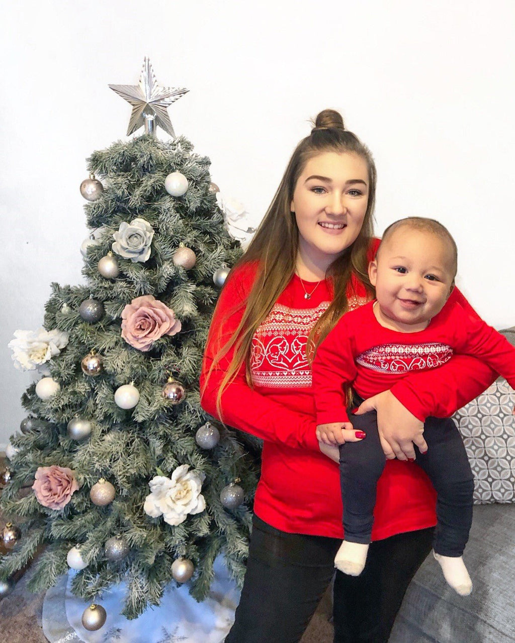Red heart breastfeeding top in cosy cotton with discreet nursing flap for comfortable everyday wear — view 4