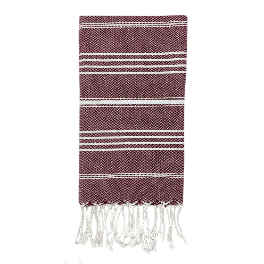 Classic Turkish hand towel with hand-knotted fringe, made of highly absorbent 100% cotton. — view 4