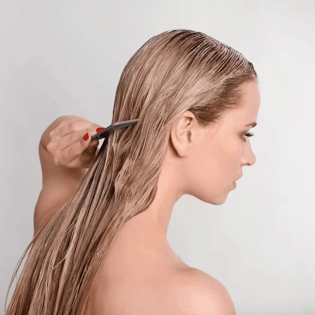 Repair conditioner for damaged hair bottle with natural botanicals, coconut oil, and bergamot extracts. — view 4