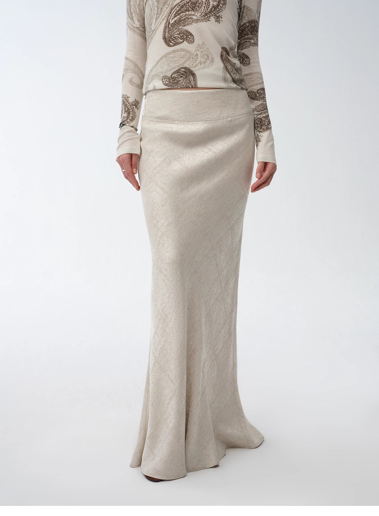Retro bias-cut linen blended straight fishtail maxi skirt showcasing natural drape and light breathable fabric — view 4