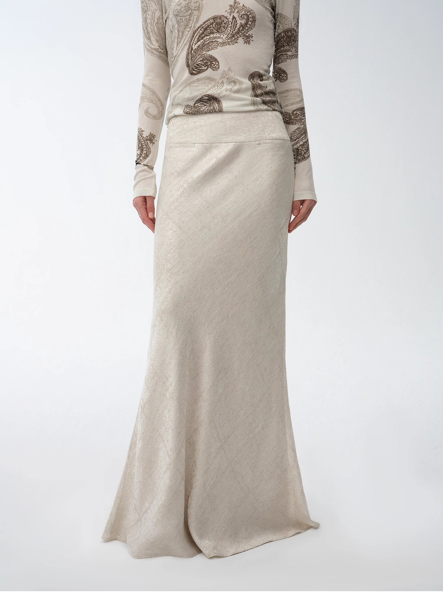 Retro bias-cut linen blended straight fishtail maxi skirt showcasing natural drape and light breathable fabric — view 5