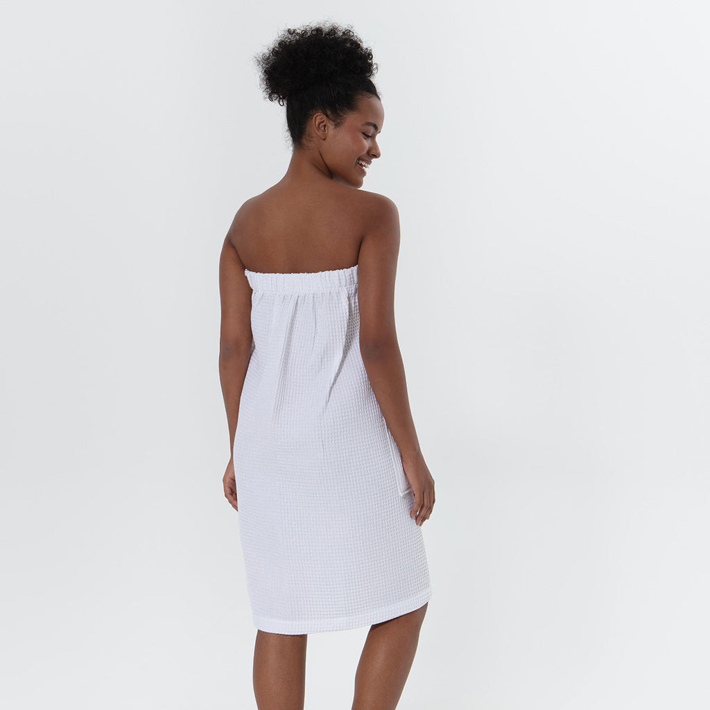Women's organic Turkish cotton waffle towel wrap with adjustable closure and front pocket — view 2