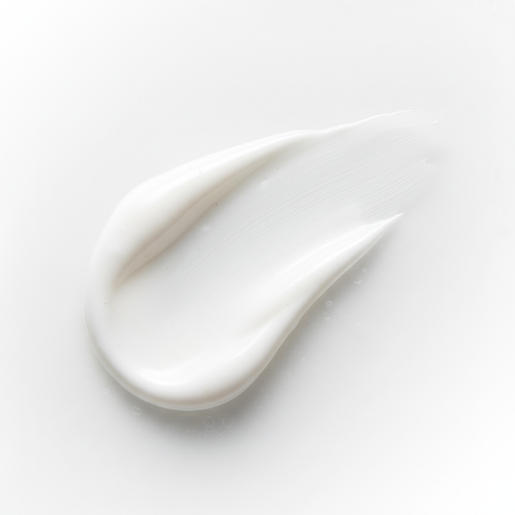 Vooqo organic face primer bottle, a pore-refining makeup base for a smooth and radiant finish — view 3