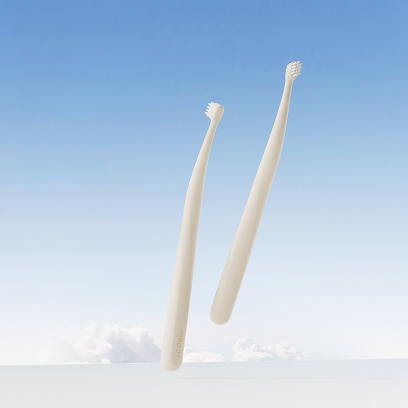 Slim 7-head soft bristle pet toothbrush with ergonomic angled handle for cats and small dogs — view 2