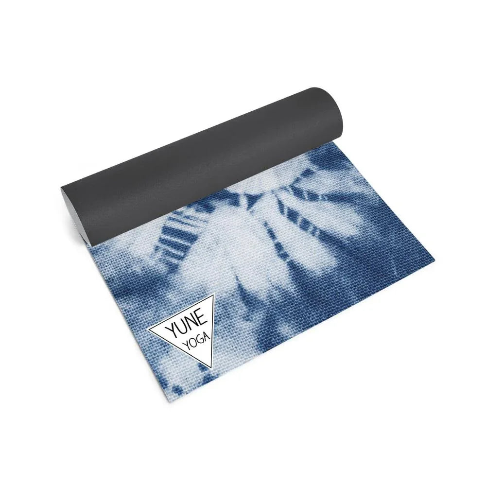 Ataraxy non-slip yoga mat with serene minimalist design and textured grip for cushioned fitness support — view 3