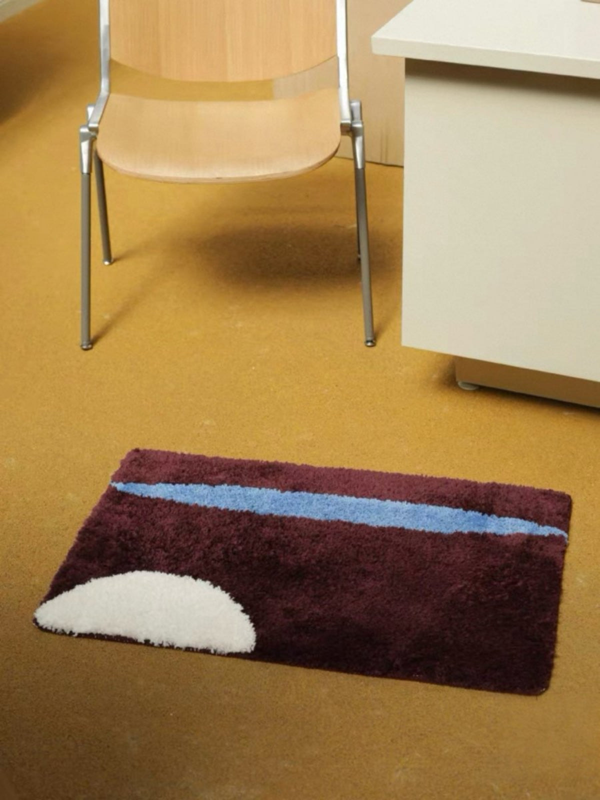Ultra soft contemporary abstract bath rug in earthy tones with anti-slip backing on a bathroom floor — view 4