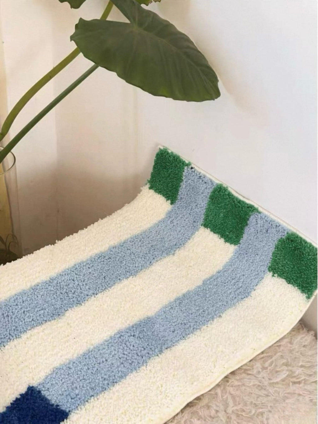 Whimsical dopamine striped bath rug, ultra soft absorbent fluffy mat with anti slip backing for bathroom — view 5