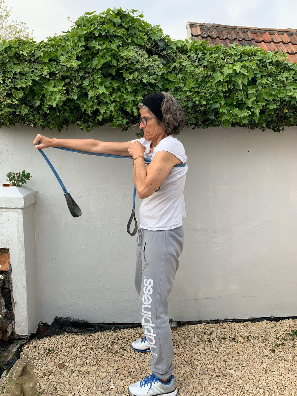 Eco-friendly upcycled black rubber resistance band made from recycled bicycle tyres for home workouts — view 3