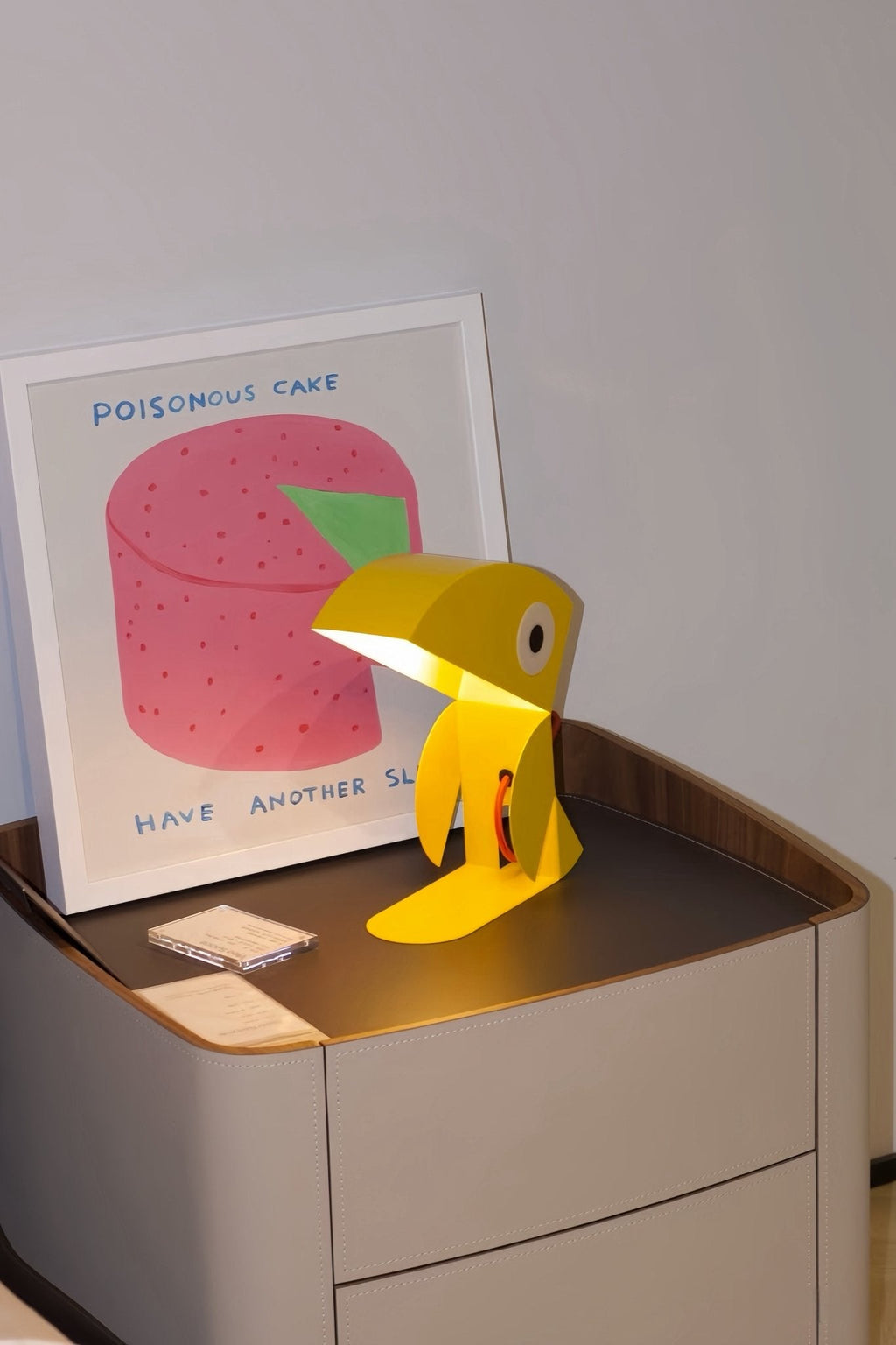 Whimsical retro Memphis parrot metal table lamp with colorful design for study and bedside use — view 3