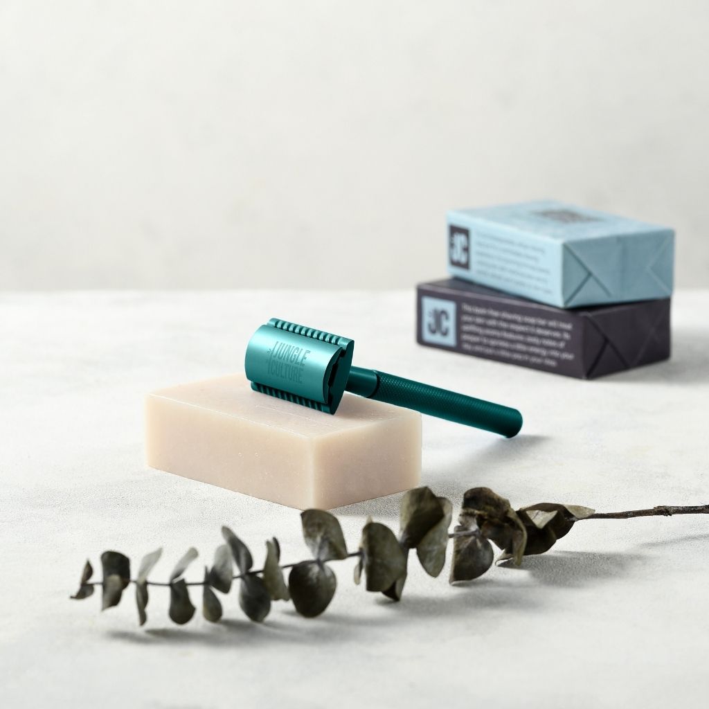 Teal reusable double edge safety razor with long chrome handle and colour matched gift box — view 3