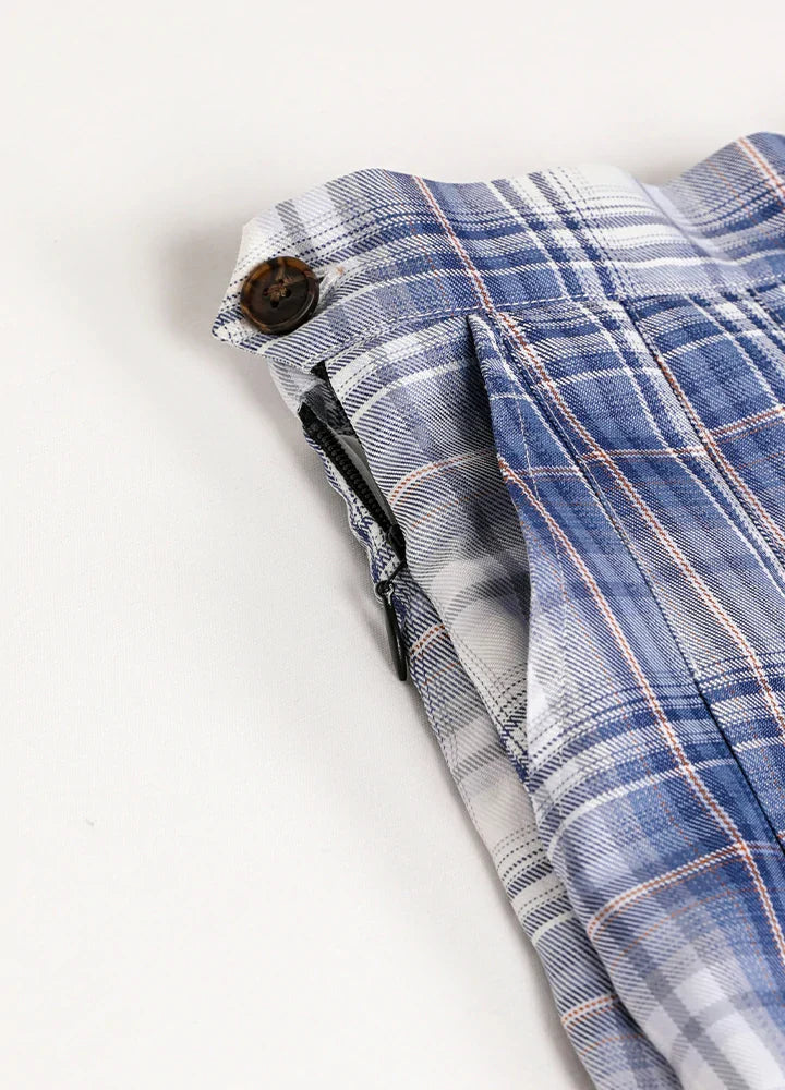 Women's high-waisted plaid pleated mini skirt with side pockets and built-in shorts — view 5